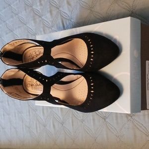 NEW Life Stride women's shoes,  size 6 1/2 wide in  black. HEEL HEIGHT 3".